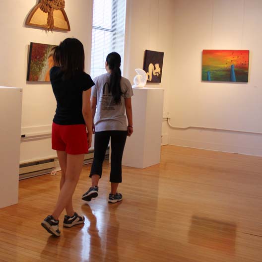 Students in the McCarthy Gallery of Art