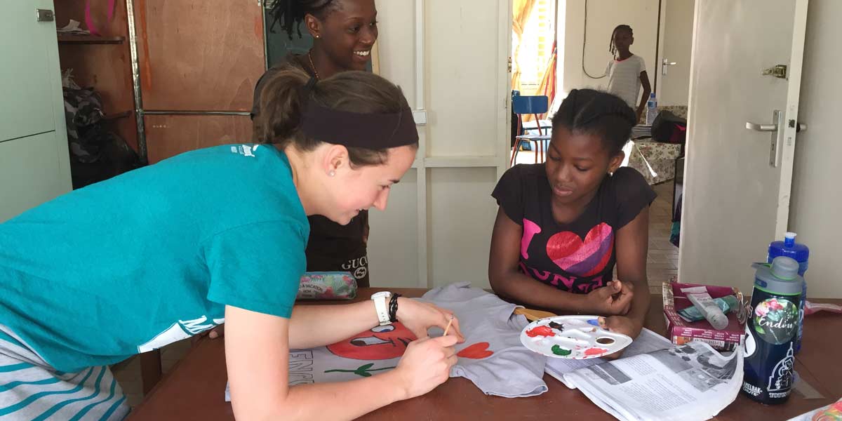 Doing crafts in Suriname